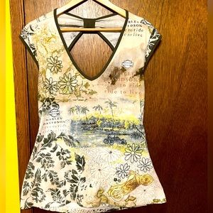 Harley Davidson women’s tank top. Size extra large. Floral graphics.